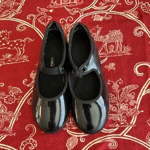Tap shoes size 11.5 little kids